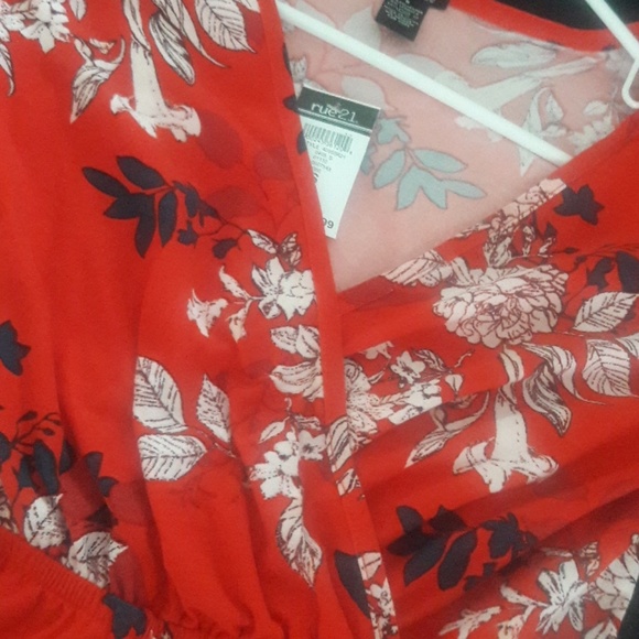 New floral romper - Picture 4 of 4